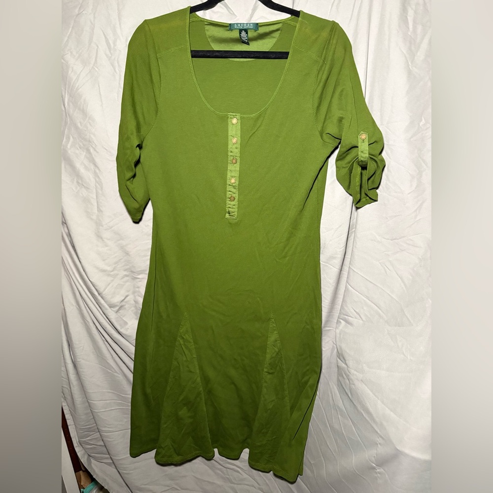 NWOT Ralph Lauren Green Button Fit & Flare Roll Tab Sleeve
Size XL
